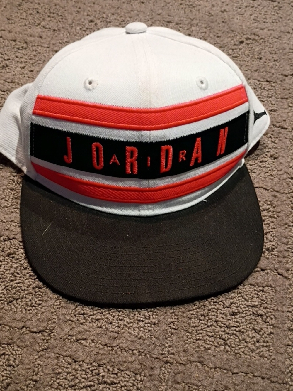 Jordan Kids White, Black & Red Strap-Front Baseball Cap